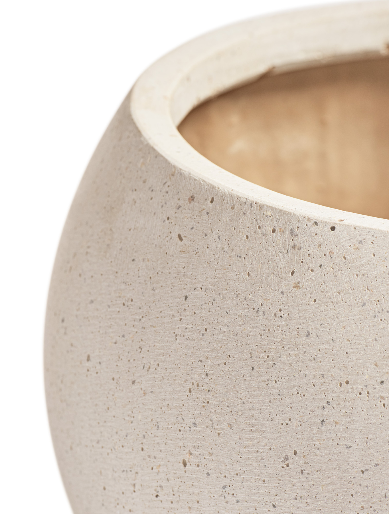 Кашпо TREEZ Effectory Beton Полусфера Белый песок д-32 см, в-23 см 41.3318-02-018-BE-32