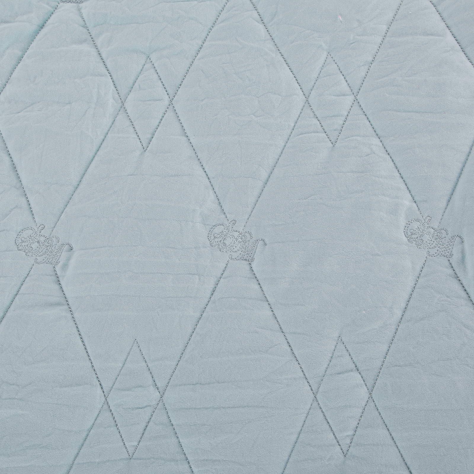 Камелия (голубая) Полутороспальный комплект с одеялом с вышивкой 160х220 см