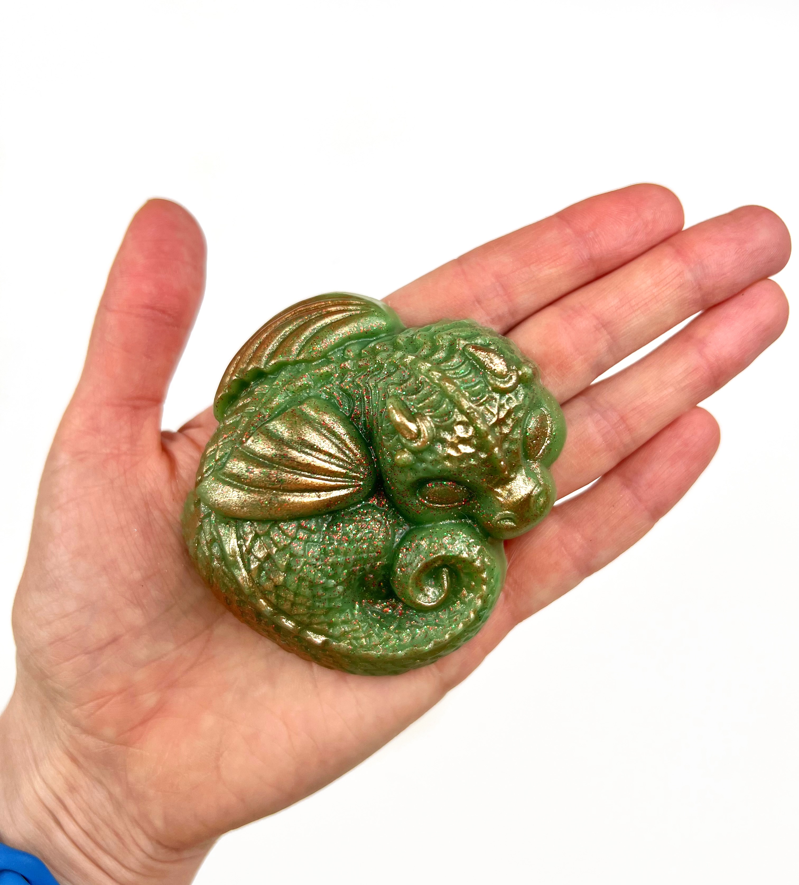 Подарочный набор с символом Нового года 2024 Спящий зеленый дракон и Часы  250 гр