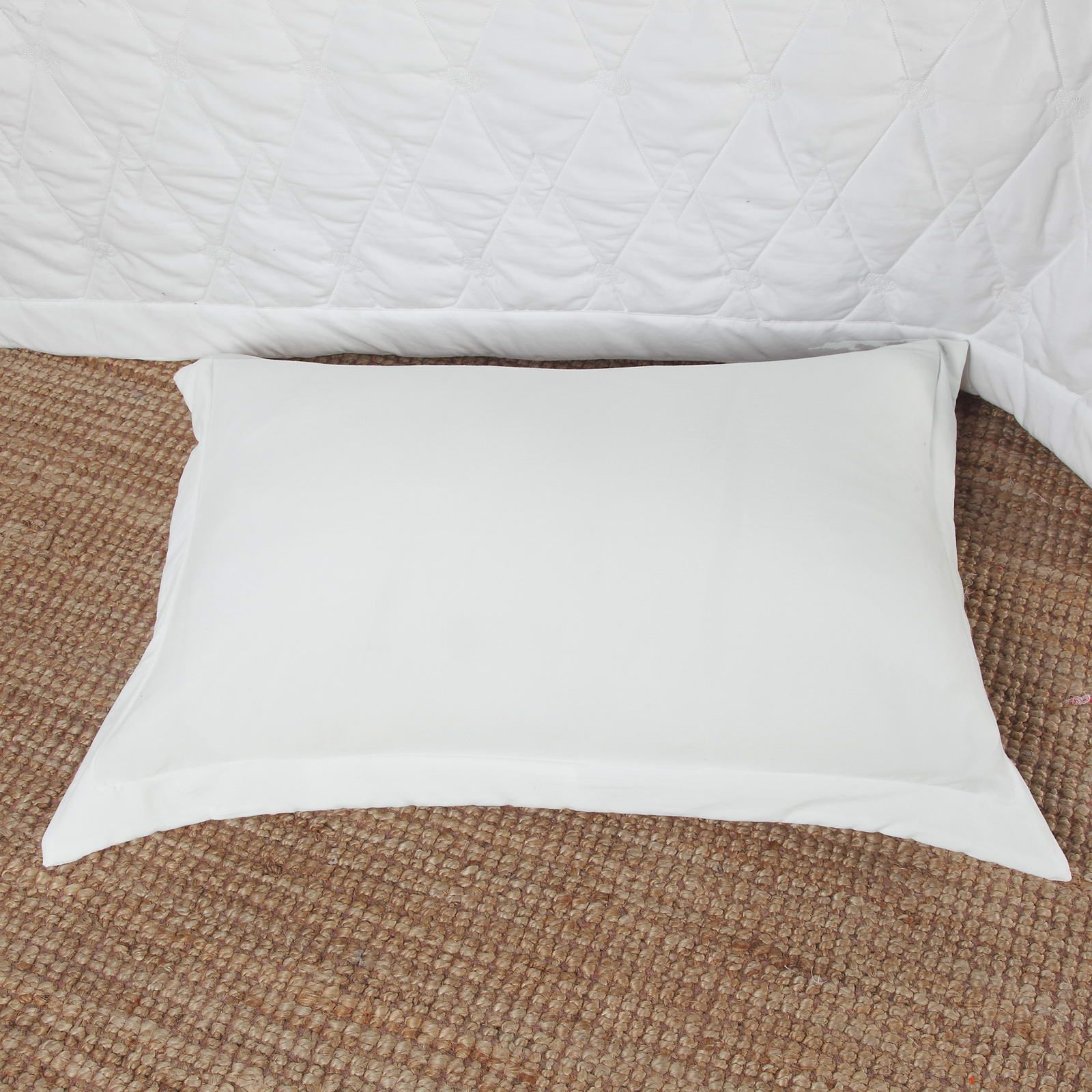 Камелия (белая) Полутороспальный комплект с одеялом с вышивкой 160х220 см
