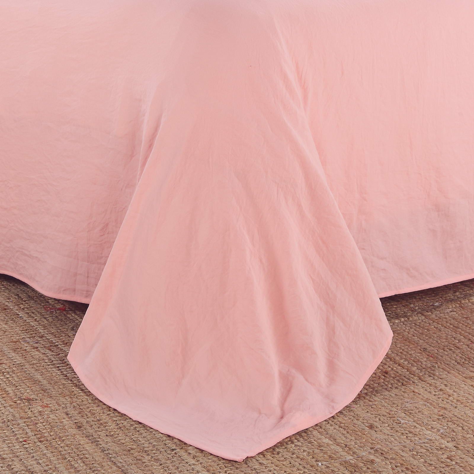 Камелия (персик) Полутороспальный комплект с одеялом с вышивкой 160х220 см